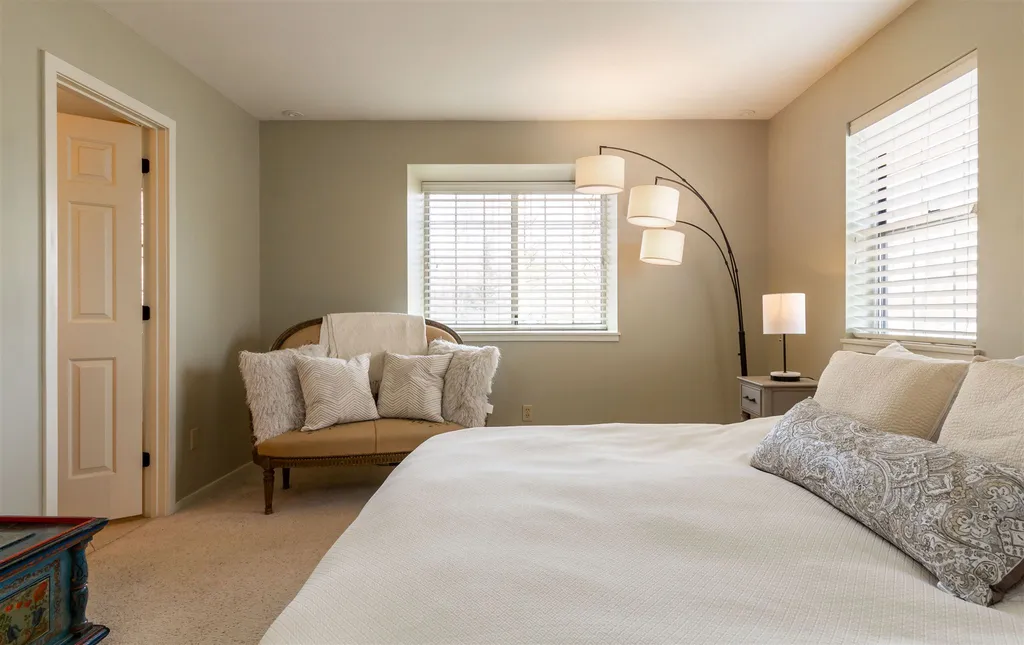 10 Bluestar Lane South Burlington VT 05403