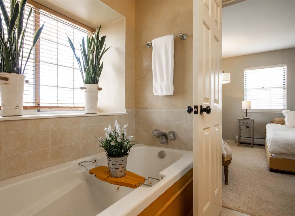 10 Bluestar Lane South Burlington VT 05403
