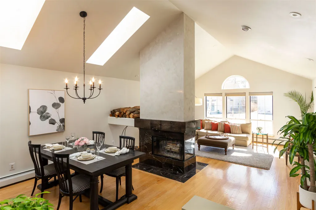 10 Bluestar Lane South Burlington VT 05403