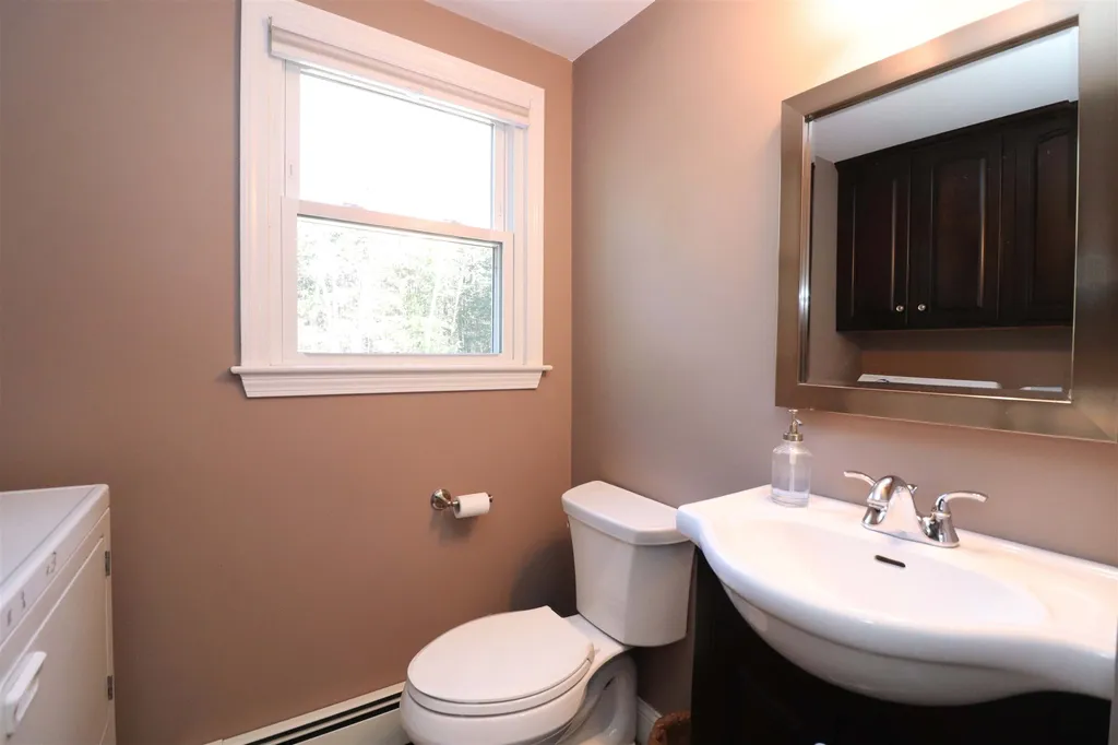 5 Blossom Road Windham NH 03087
