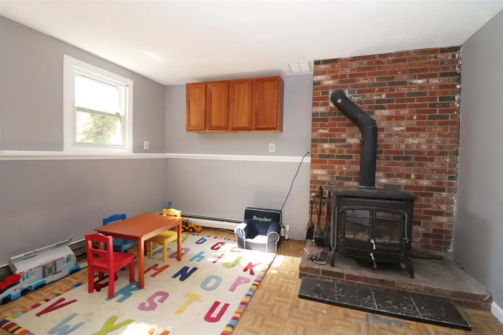 5 Blossom Road Windham NH 03087