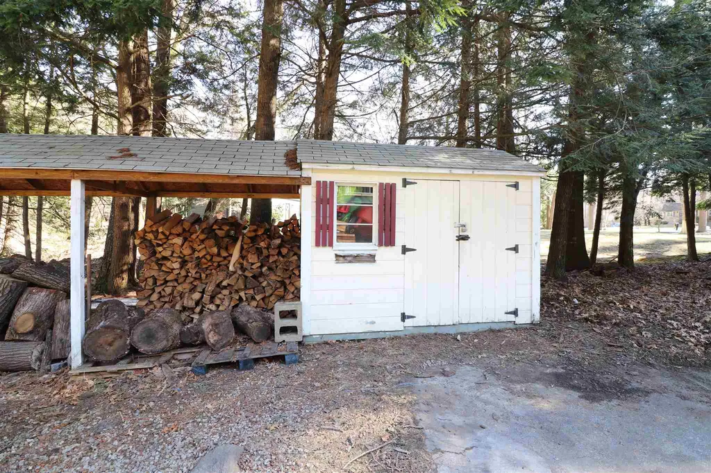 5 Blossom Road Windham NH 03087