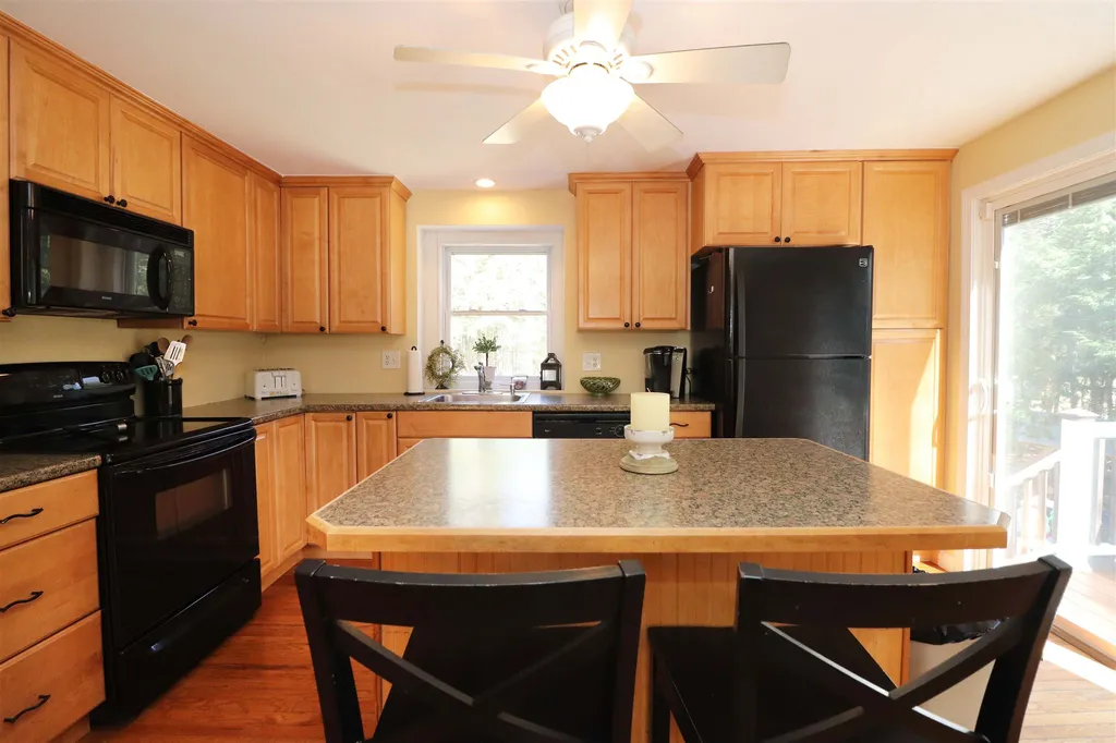 5 Blossom Road Windham NH 03087