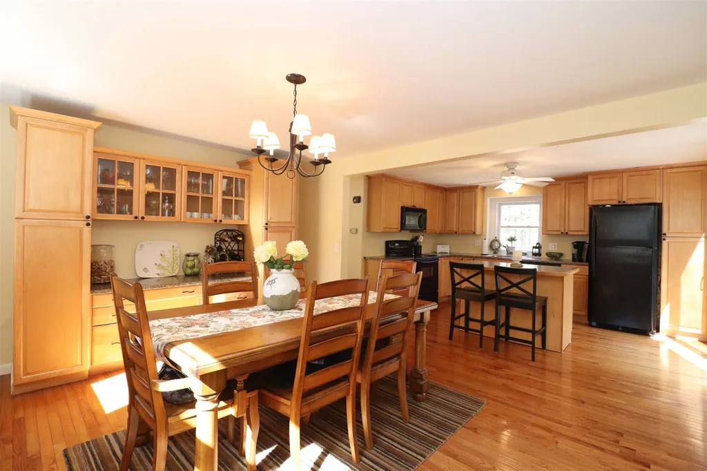 5 Blossom Road Windham NH 03087