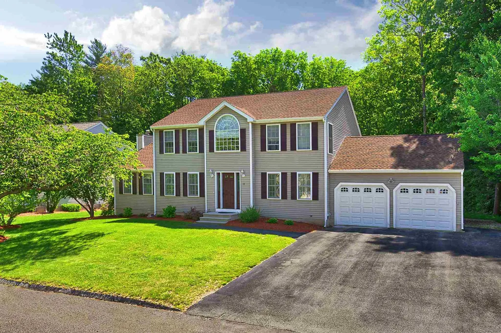 12 Sutherland Drive Hudson NH 03051