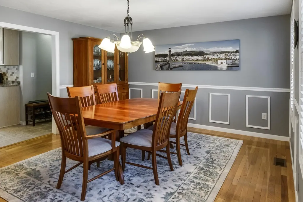 12 Sutherland Drive Hudson NH 03051