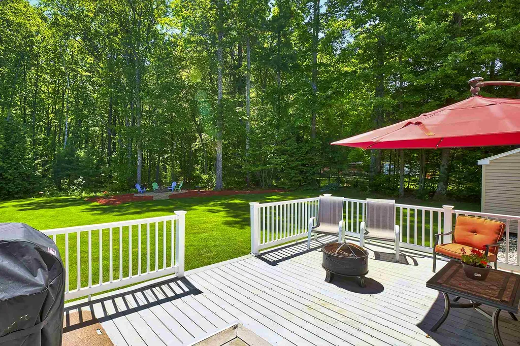 12 Sutherland Drive Hudson NH 03051