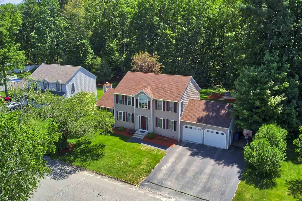 12 Sutherland Drive Hudson NH 03051