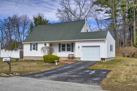 18 Bullard Drive Hooksett NH 03106