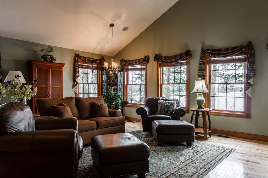27 Wadleigh Point Road Kingston NH 03848