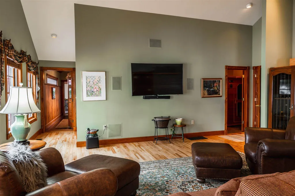 27 Wadleigh Point Road Kingston NH 03848