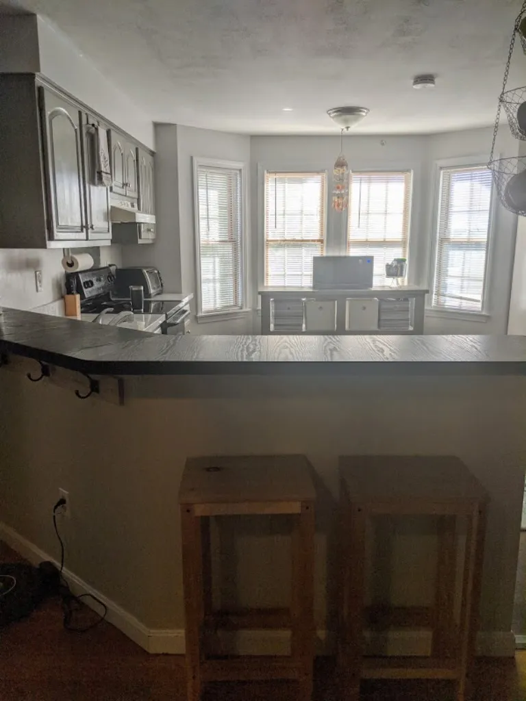 8 Lynwood Lane Manchester NH 03109