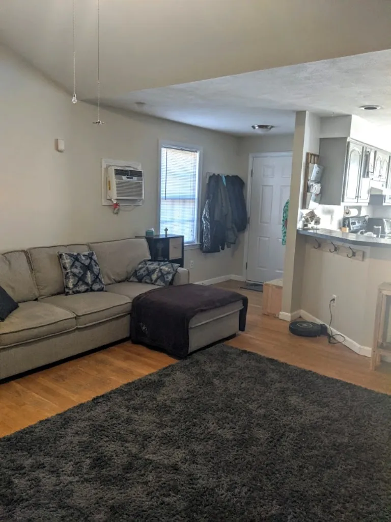 8 Lynwood Lane Manchester NH 03109