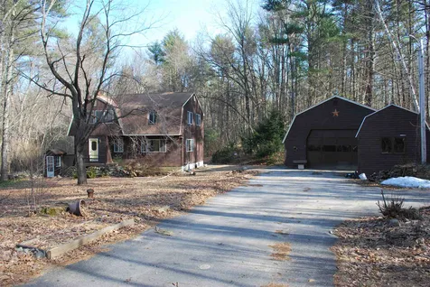 31 Calef Road Auburn NH 03032
