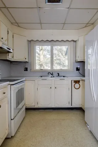 9 Highland Avenue Chelsea VT 05038