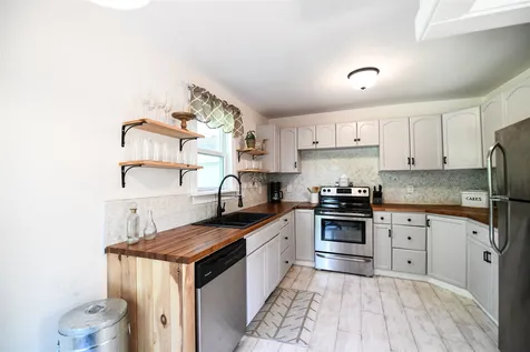 52 Old Dennett Road Kittery ME 03904