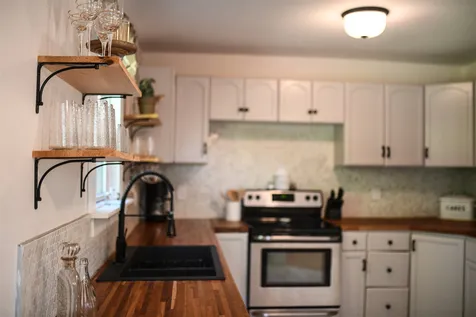 52 Old Dennett Road Kittery ME 03904