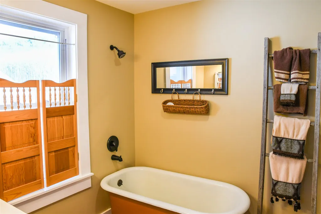 247 Agassiz Street Bethlehem NH 03574