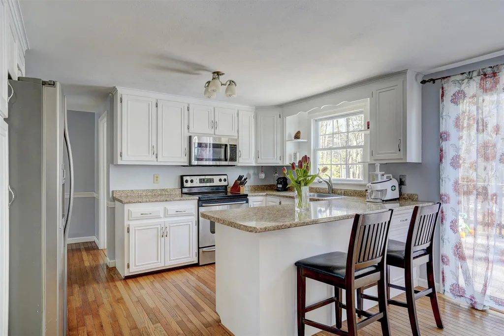 8 Hardwood Road Windham NH 03087