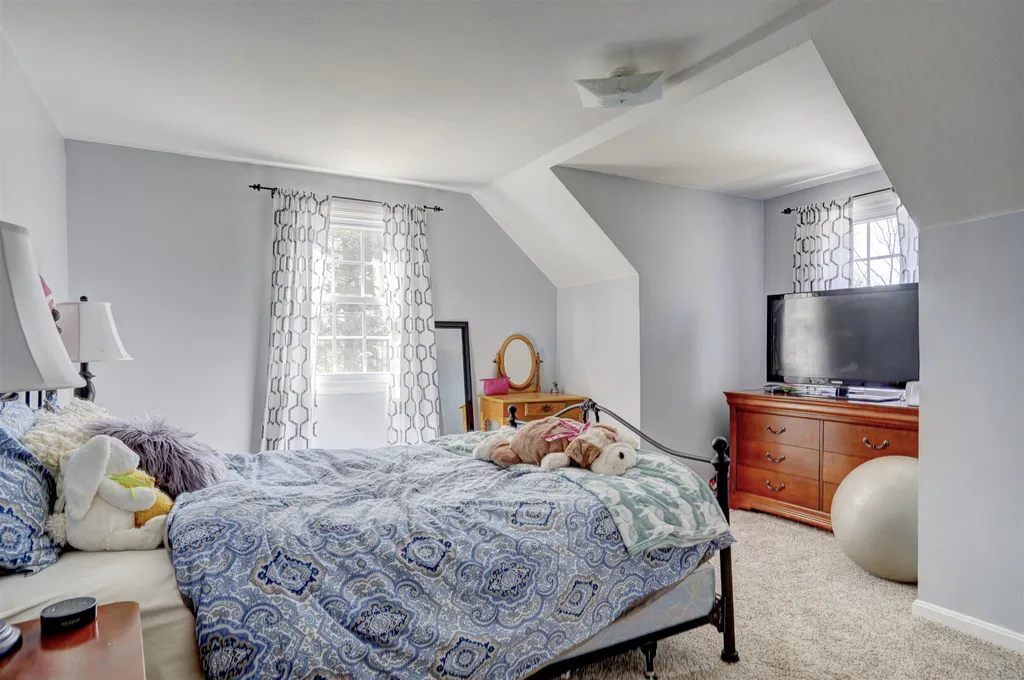 8 Hardwood Road Windham NH 03087