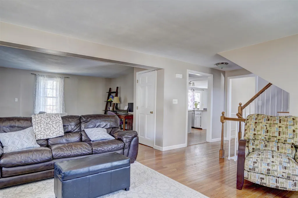 8 Hardwood Road Windham NH 03087