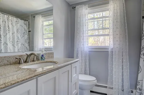 8 Hardwood Road Windham NH 03087