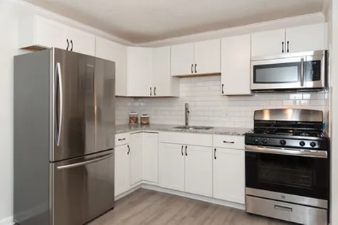1 Lancelot Court Salem NH 03079
