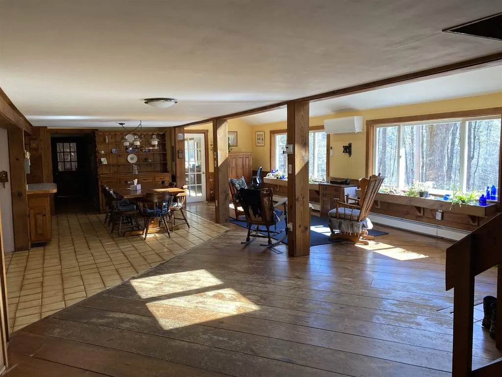 27 Old Fairgrounds Road Bradford NH 03221