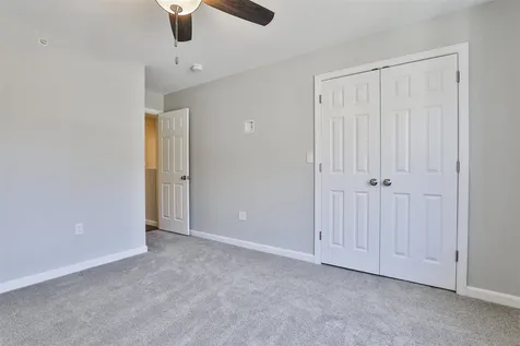 181 Knollwood Way Manchester NH 03102