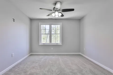 181 Knollwood Way Manchester NH 03102