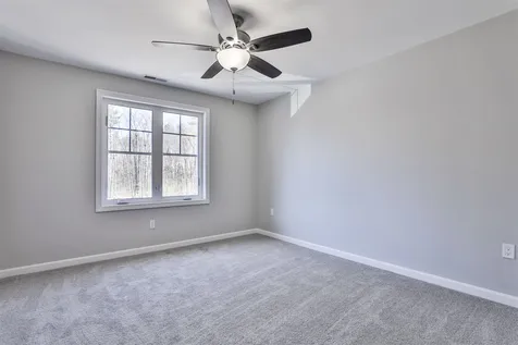 181 Knollwood Way Manchester NH 03102