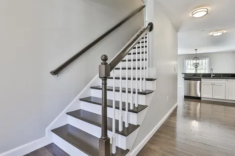 181 Knollwood Way Manchester NH 03102