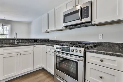 181 Knollwood Way Manchester NH 03102