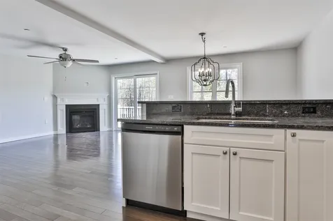 181 Knollwood Way Manchester NH 03102
