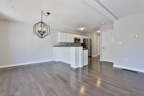 181 Knollwood Way Manchester NH 03102