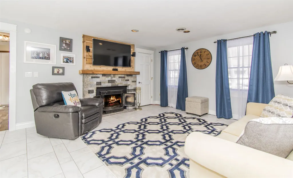 6 Boulder Avenue Rochester NH 03867