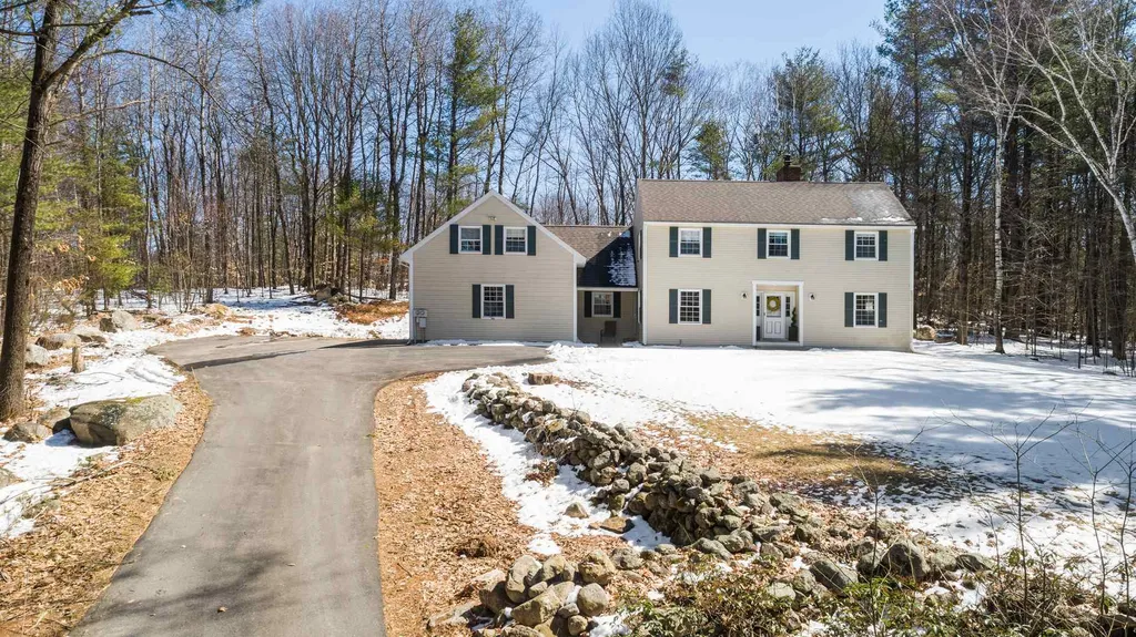 28 Oriole Drive Bedford NH 03110