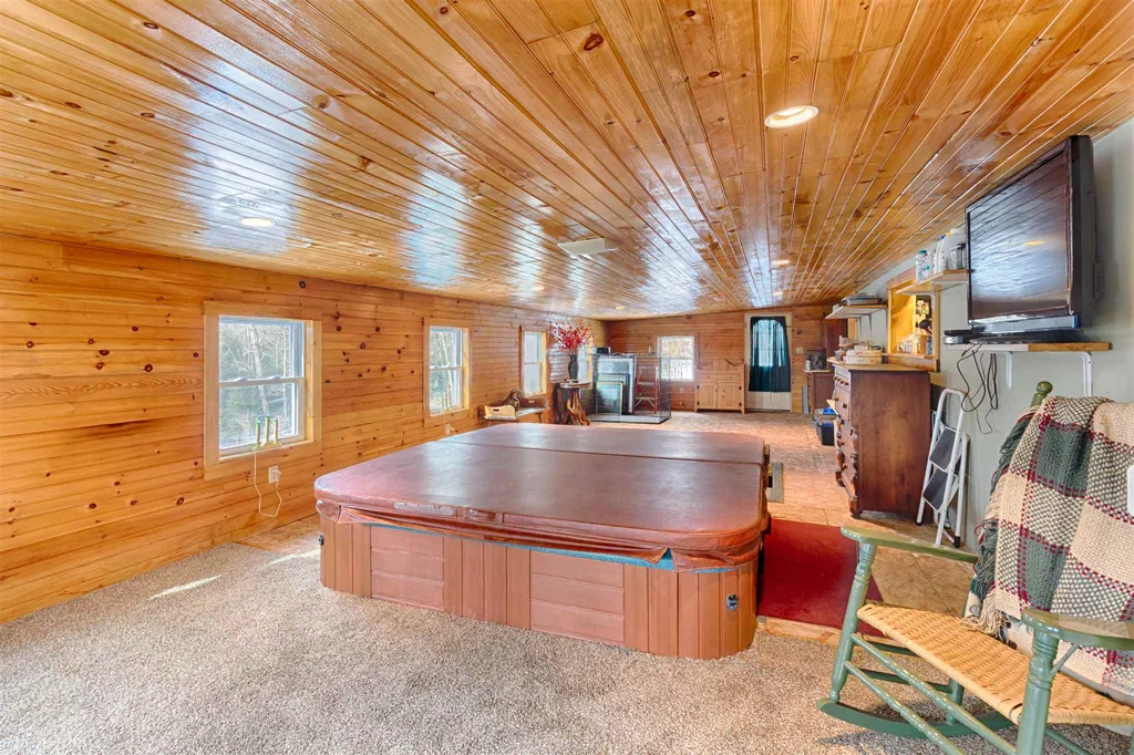 39 Wes Locke Road Barnstead NH 03225