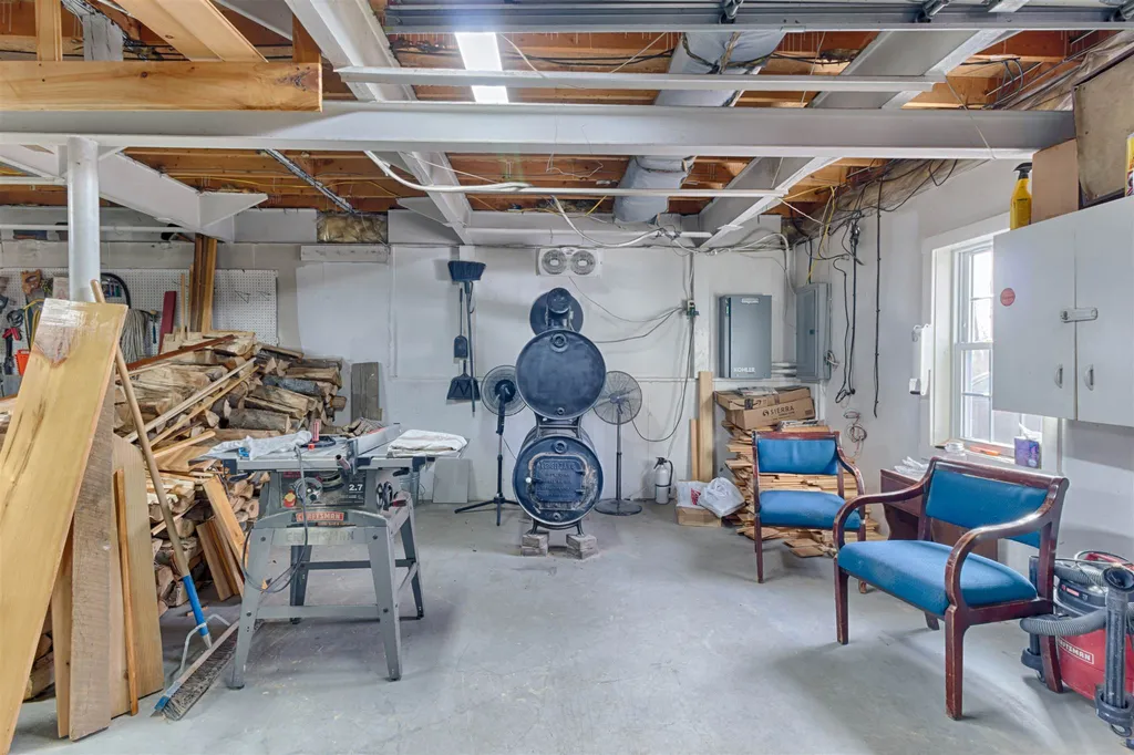 39 Wes Locke Road Barnstead NH 03225