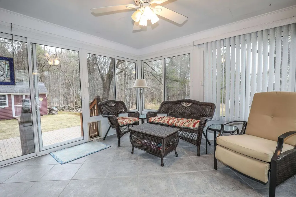 84 High Street Goffstown NH 03045