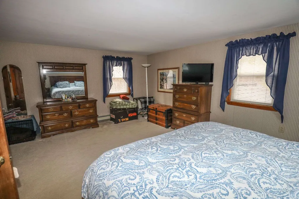 84 High Street Goffstown NH 03045