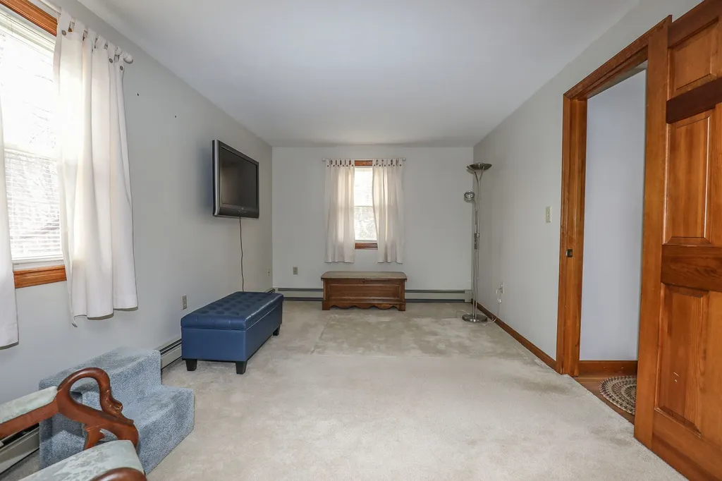 84 High Street Goffstown NH 03045