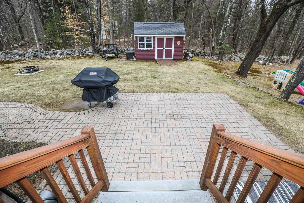 84 High Street Goffstown NH 03045