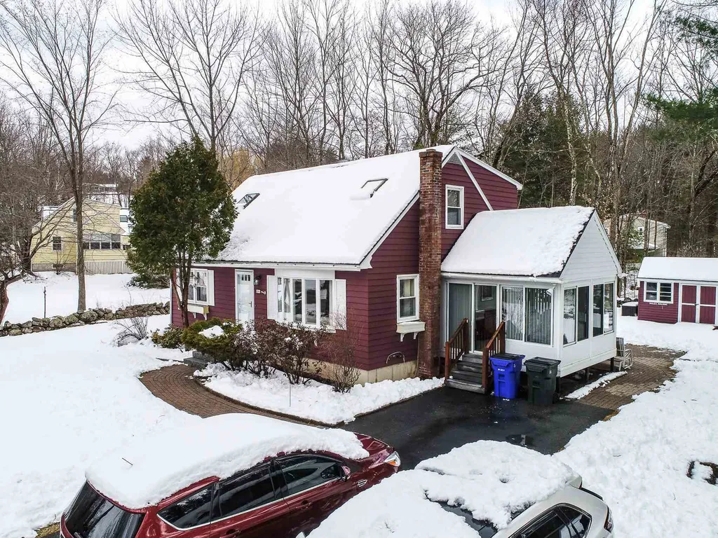84 High Street Goffstown NH 03045