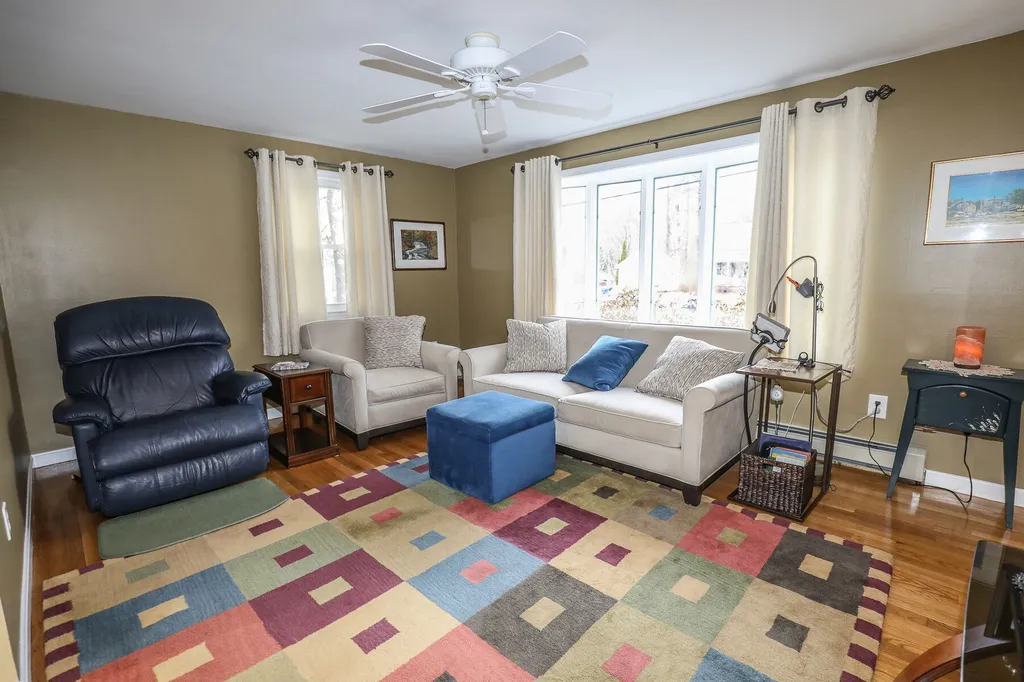 84 High Street Goffstown NH 03045
