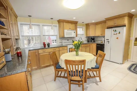 84 High Street Goffstown NH 03045