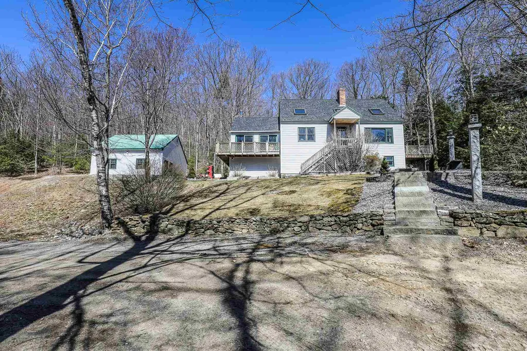 8 Lafrance Road Weare NH 03281