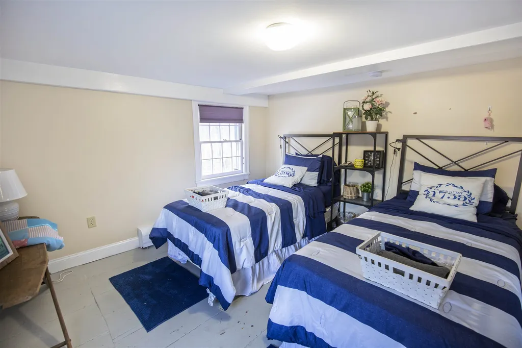 66 Haverhill Road Chester NH 03036