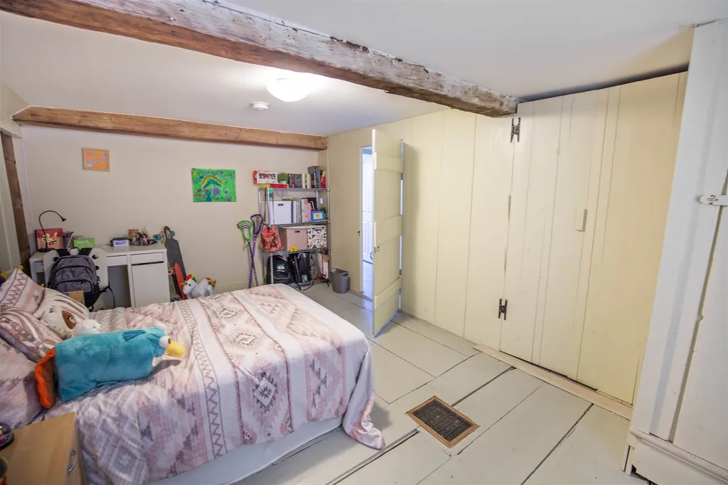 66 Haverhill Road Chester NH 03036