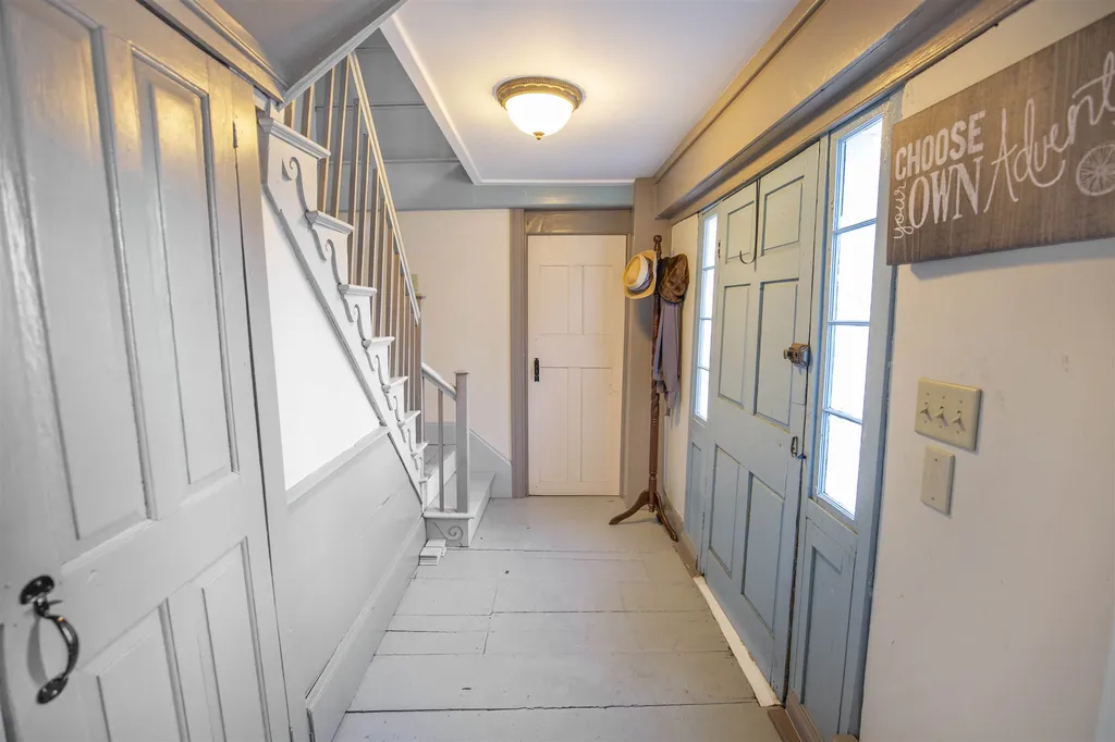 66 Haverhill Road Chester NH 03036